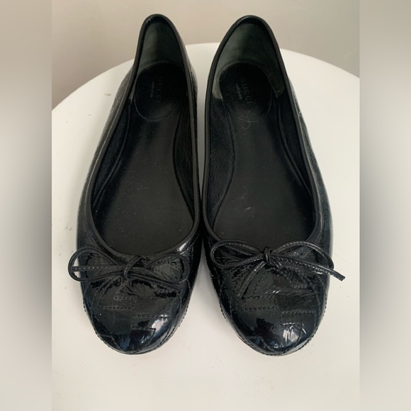 GUCCI FLATS WITH G STITCHED ON TOE SIZE 37 - Picture 1 of 5